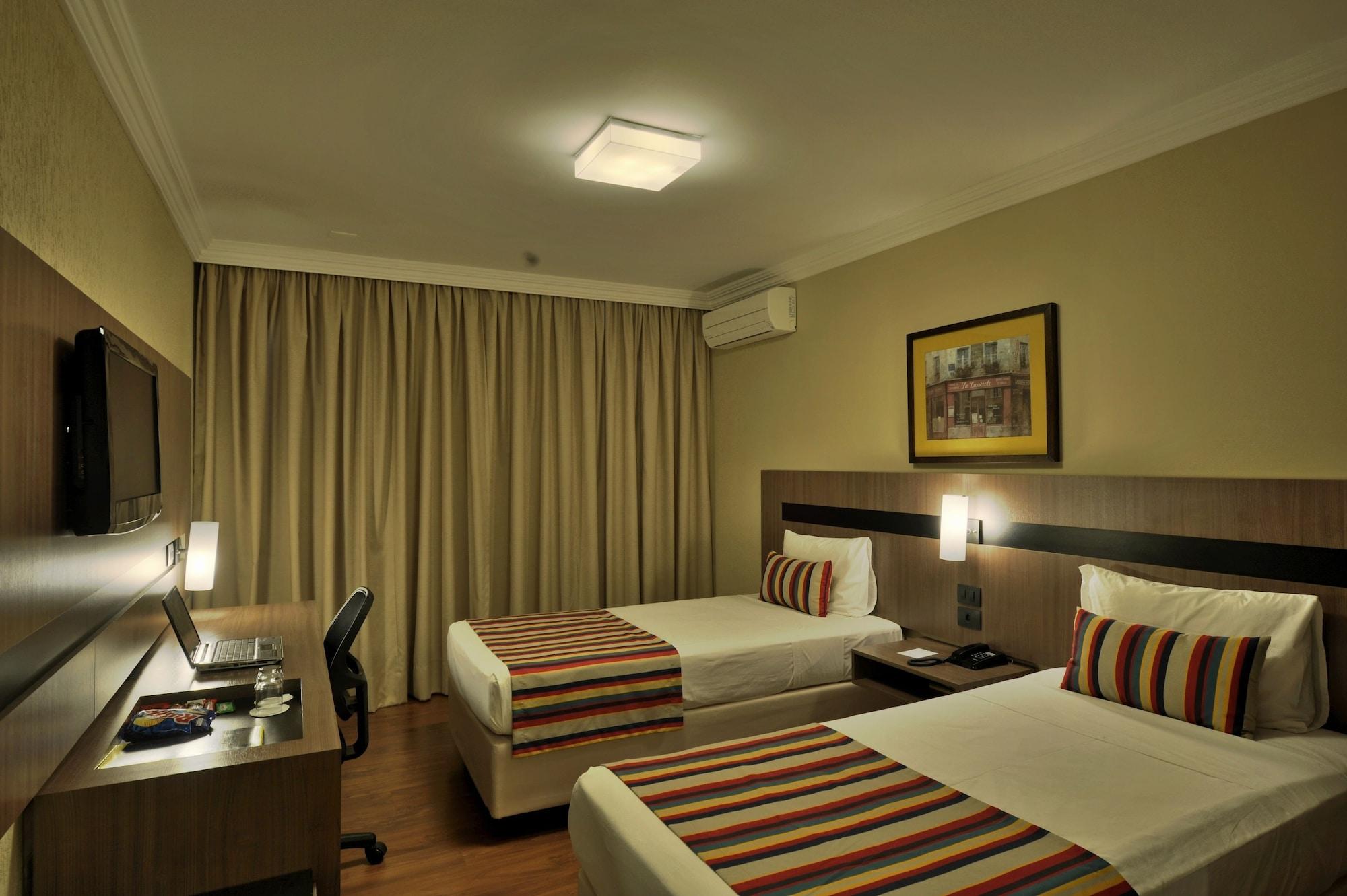 Hotel Deville Express Cascavel Cascavel  Buitenkant foto