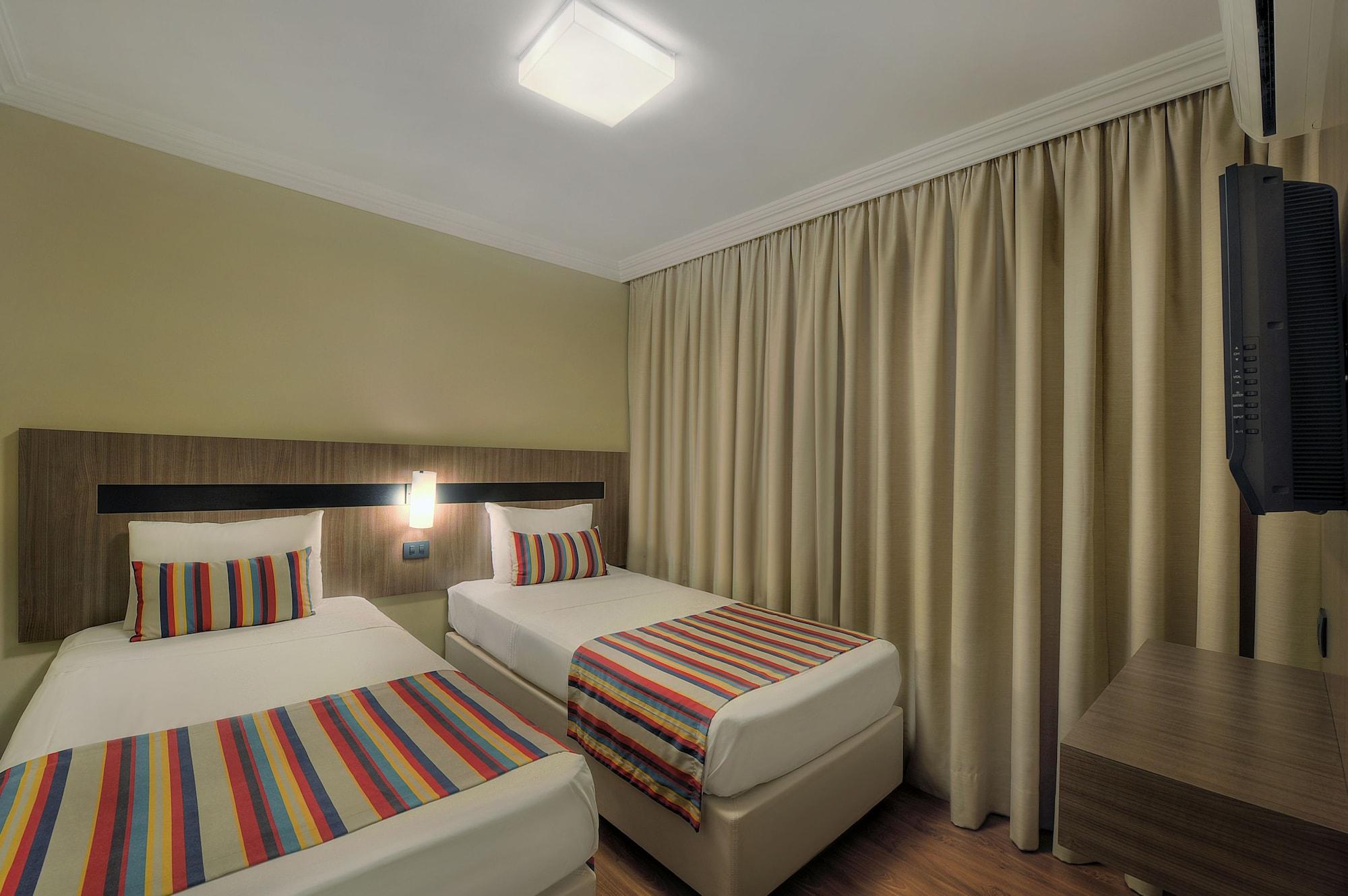 Hotel Deville Express Cascavel Cascavel  Buitenkant foto