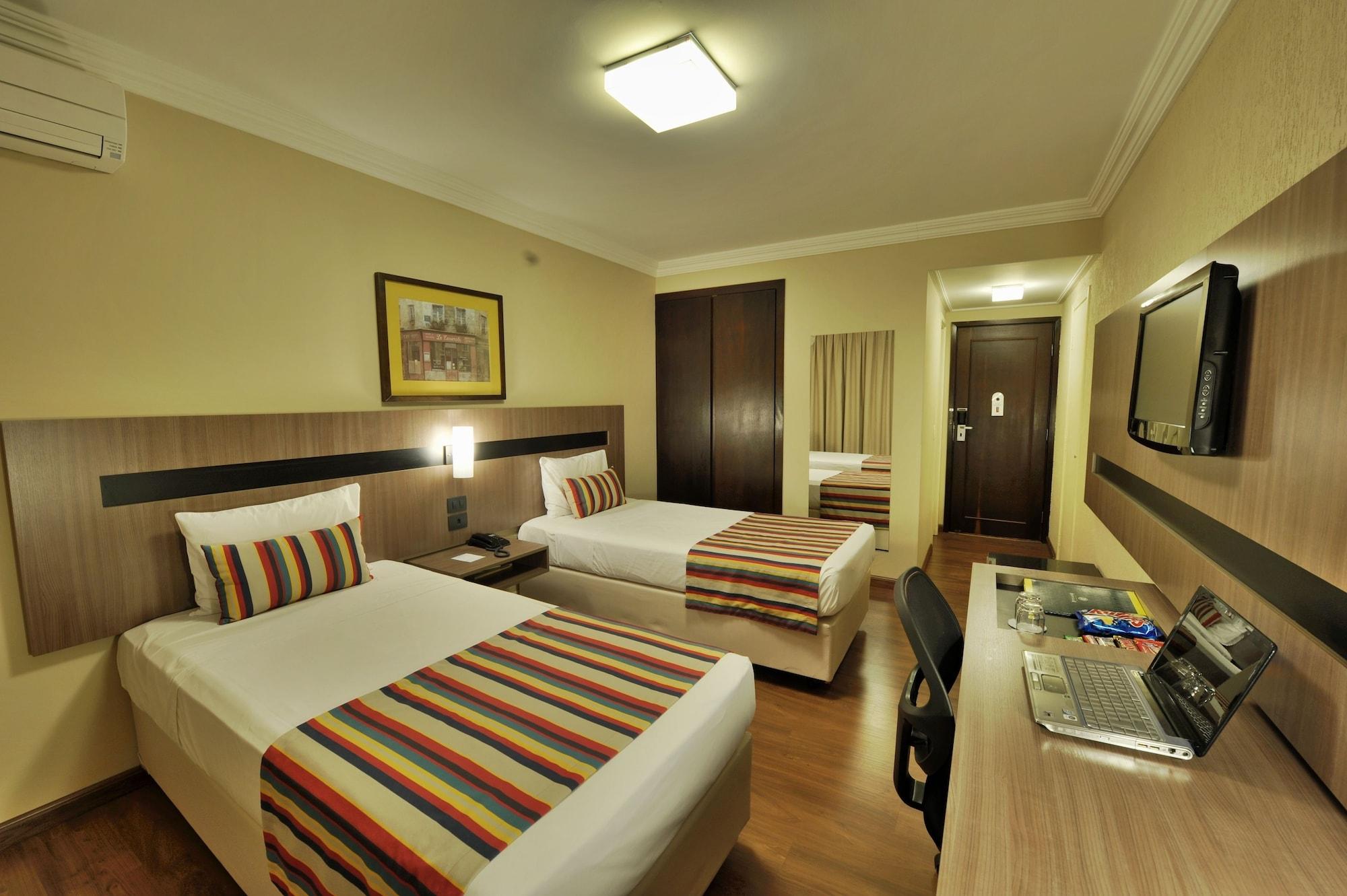 Hotel Deville Express Cascavel Cascavel  Buitenkant foto