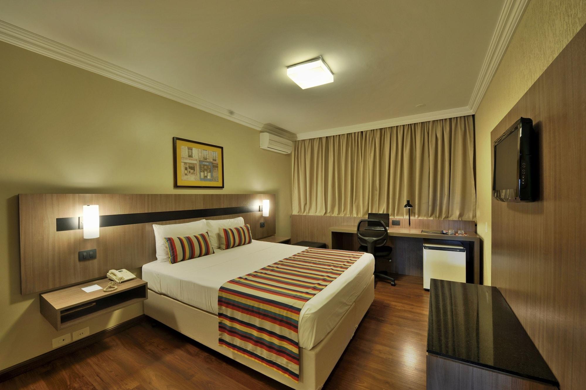 Hotel Deville Express Cascavel Cascavel  Buitenkant foto