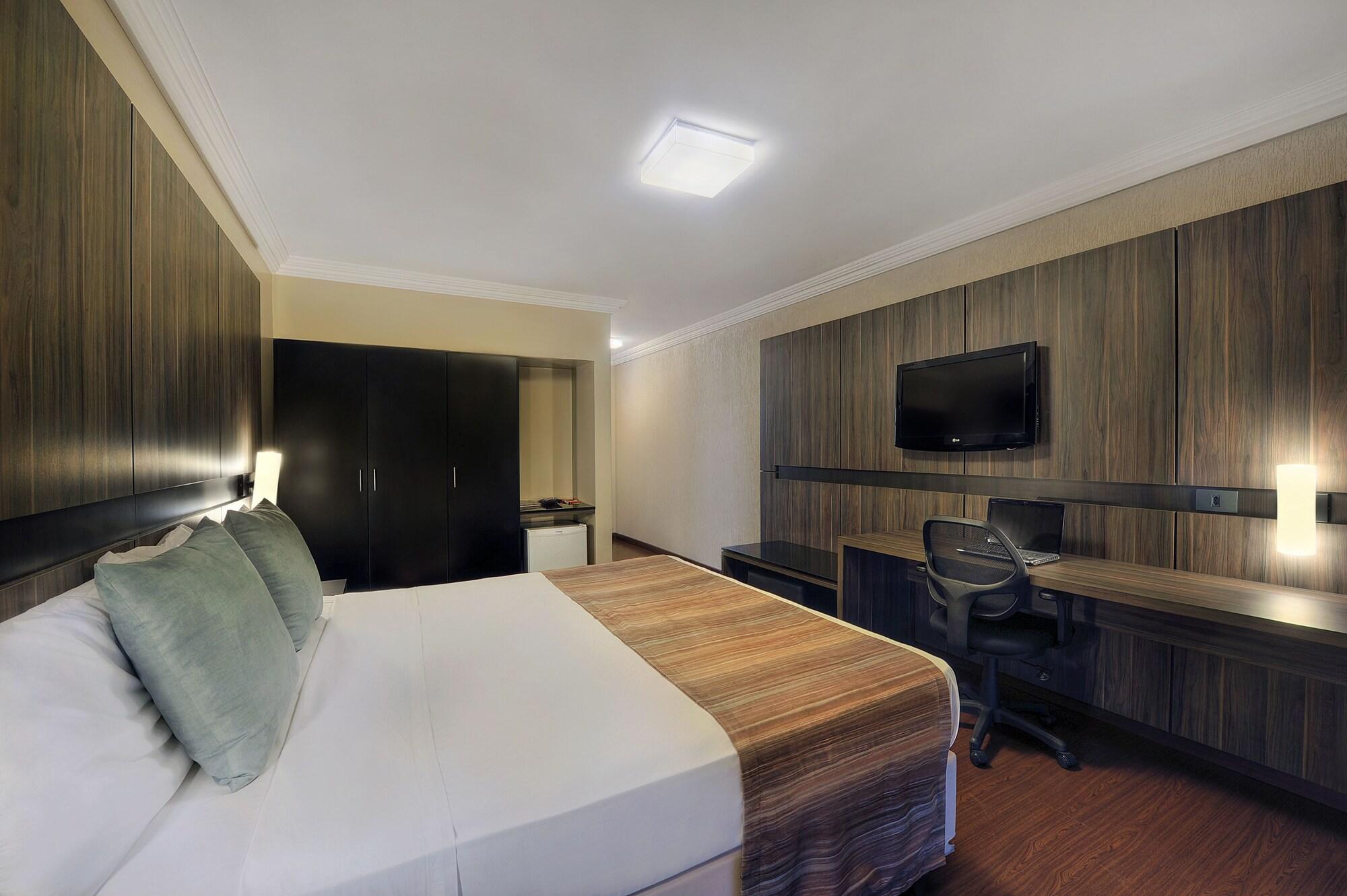 Hotel Deville Express Cascavel Cascavel  Buitenkant foto