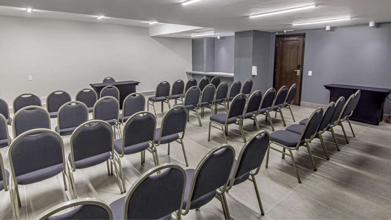 Hotel Deville Express Cascavel Cascavel  Buitenkant foto