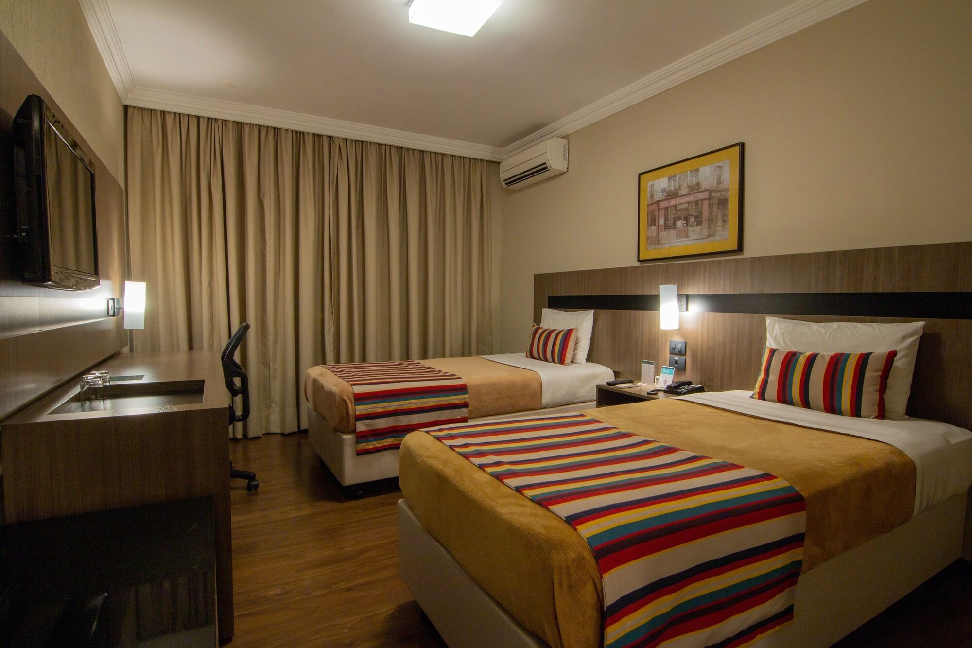 Hotel Deville Express Cascavel Cascavel  Buitenkant foto
