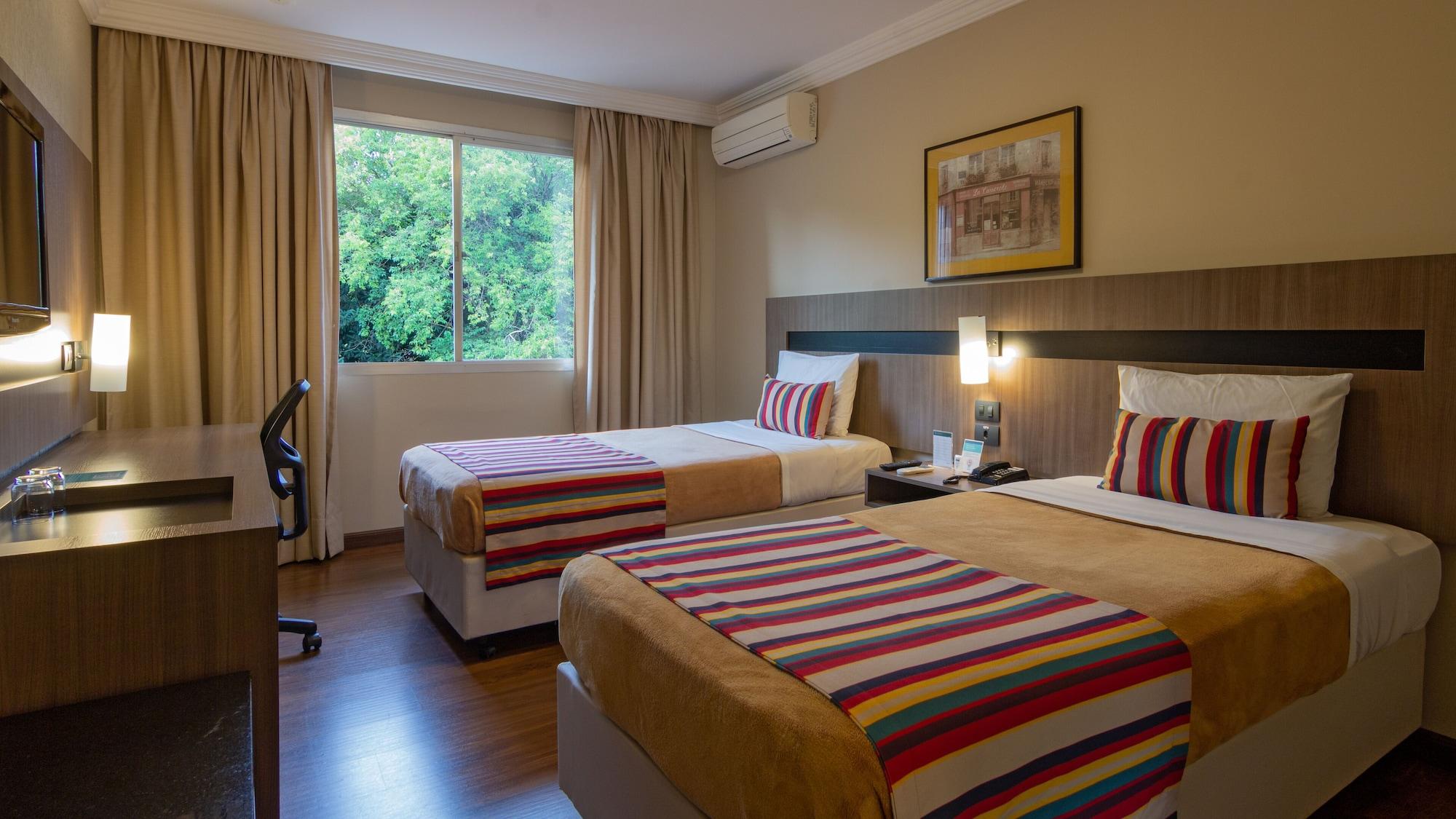 Hotel Deville Express Cascavel Cascavel  Buitenkant foto