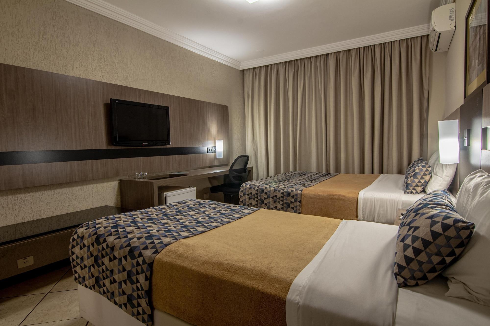Hotel Deville Express Cascavel Cascavel  Buitenkant foto