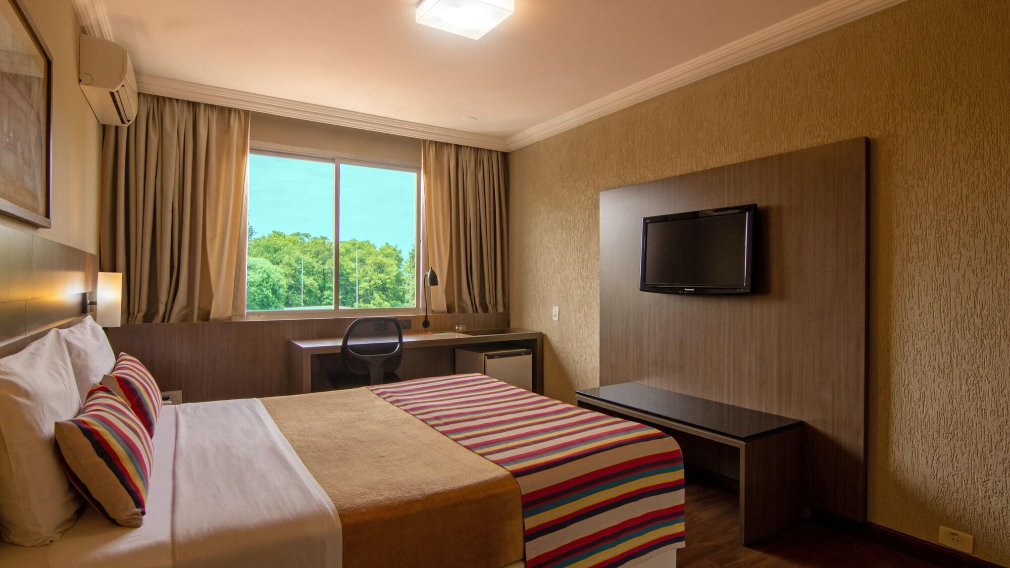Hotel Deville Express Cascavel Cascavel  Buitenkant foto