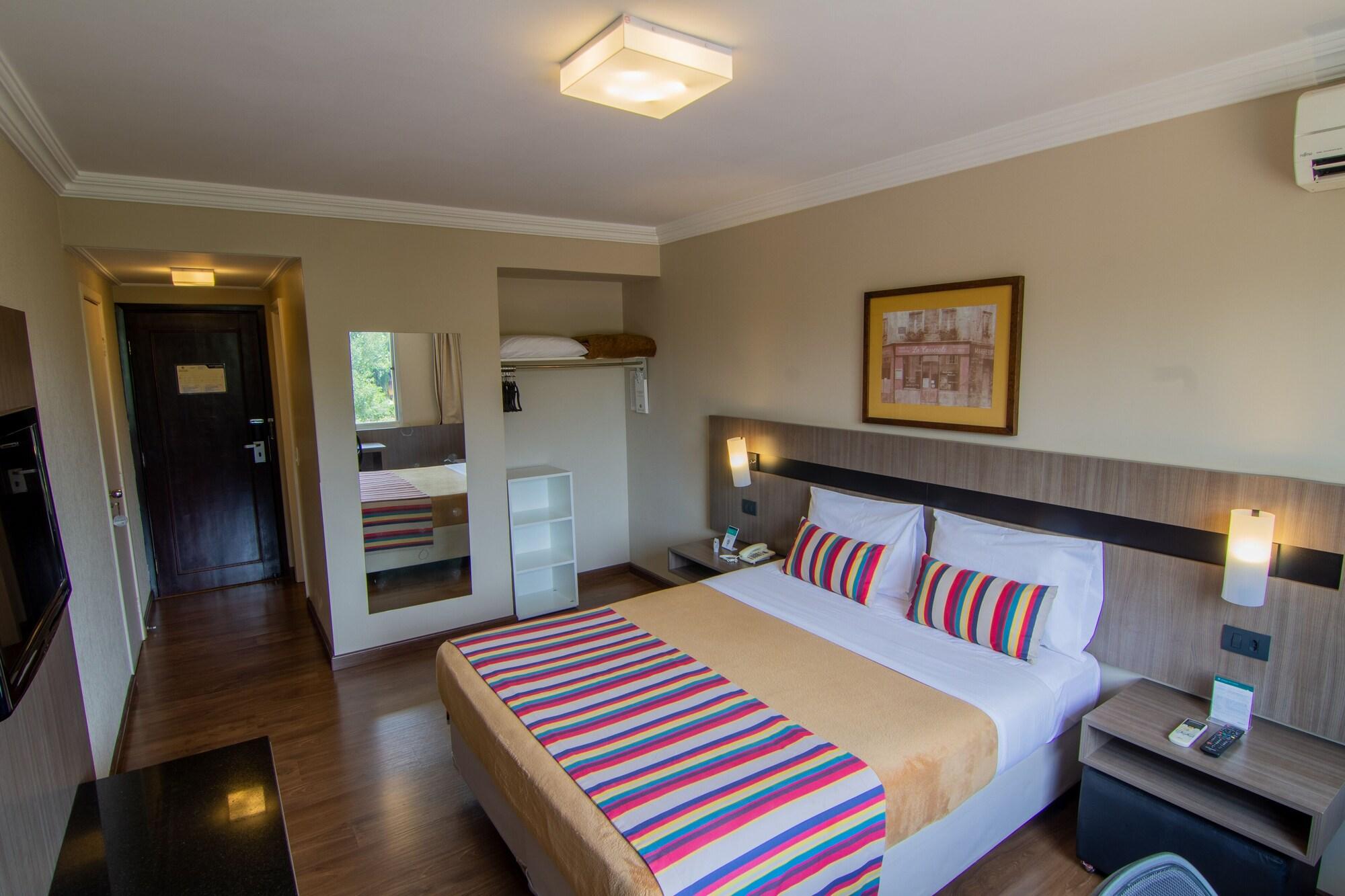 Hotel Deville Express Cascavel Cascavel  Buitenkant foto