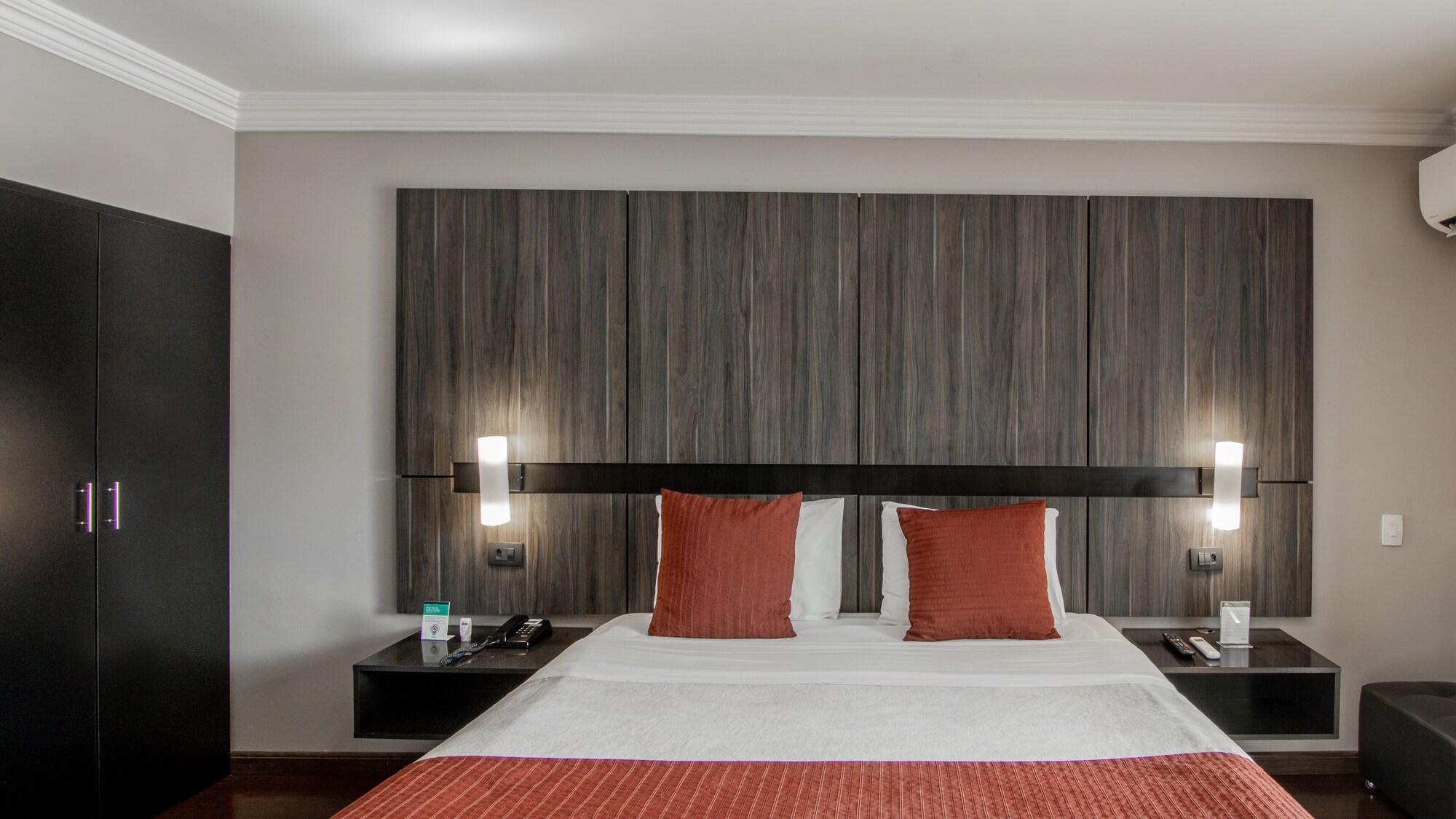 Hotel Deville Express Cascavel Cascavel  Buitenkant foto