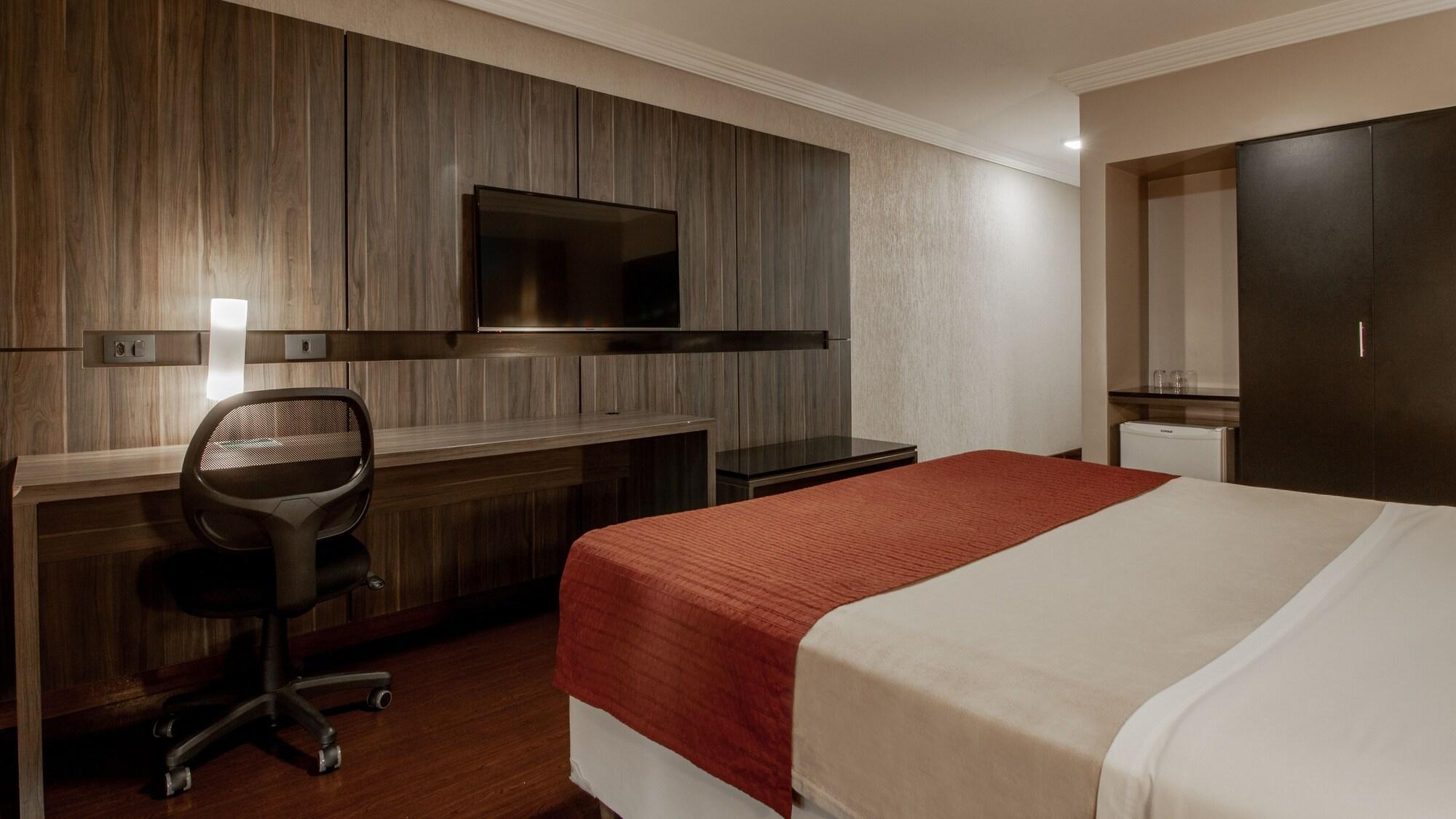 Hotel Deville Express Cascavel Cascavel  Buitenkant foto