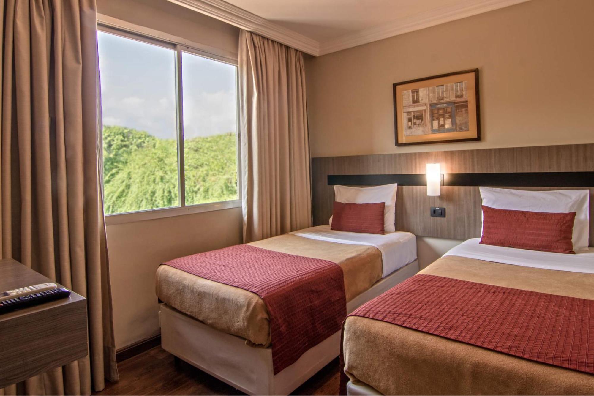 Hotel Deville Express Cascavel Cascavel  Buitenkant foto