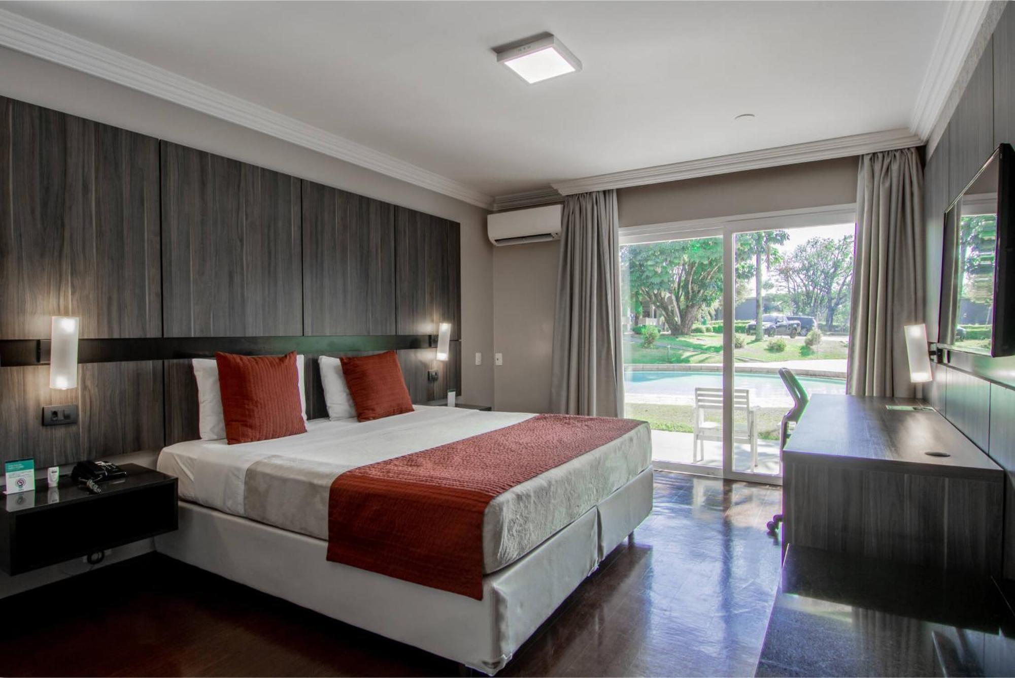 Hotel Deville Express Cascavel Cascavel  Buitenkant foto