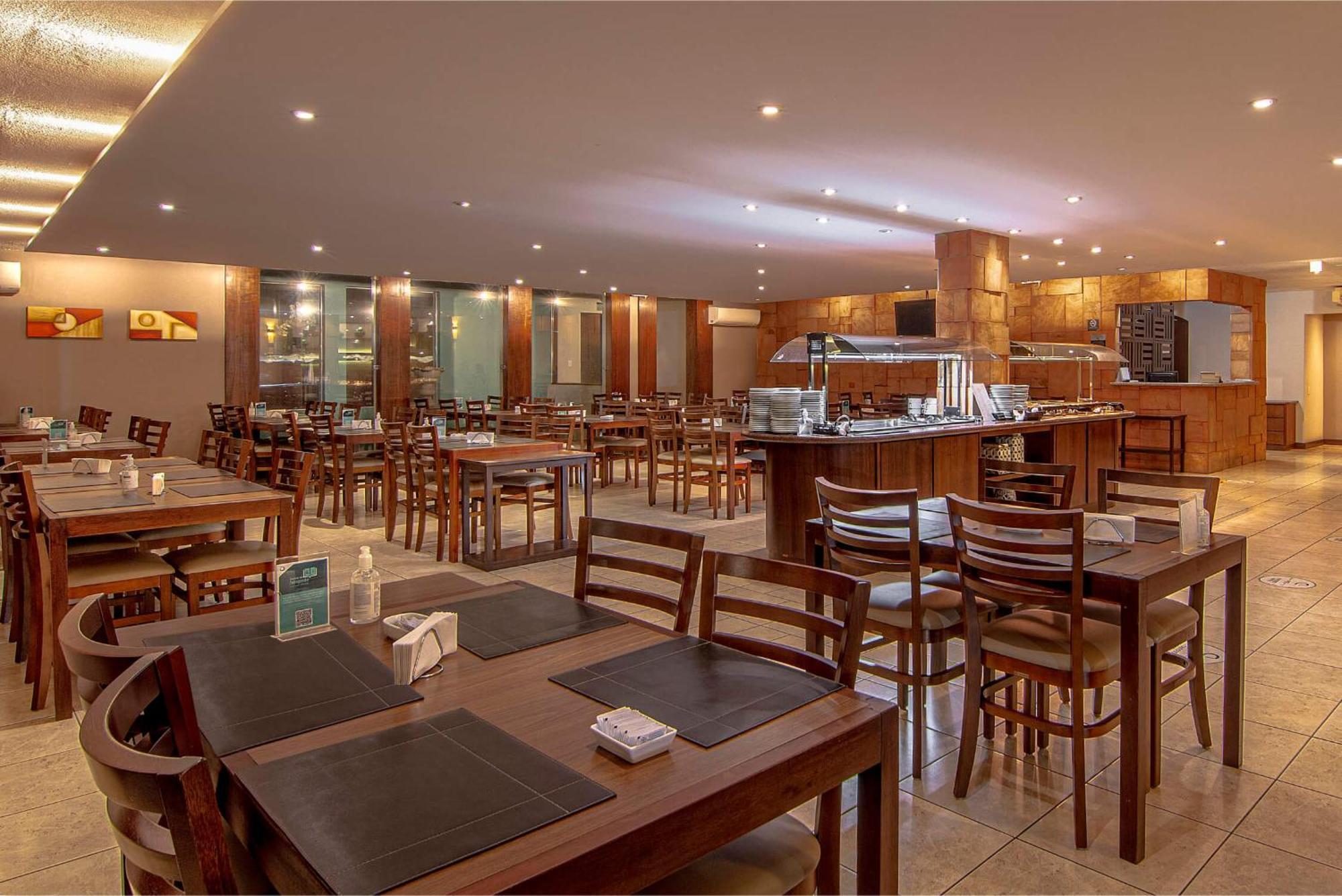 Hotel Deville Express Cascavel Cascavel  Buitenkant foto