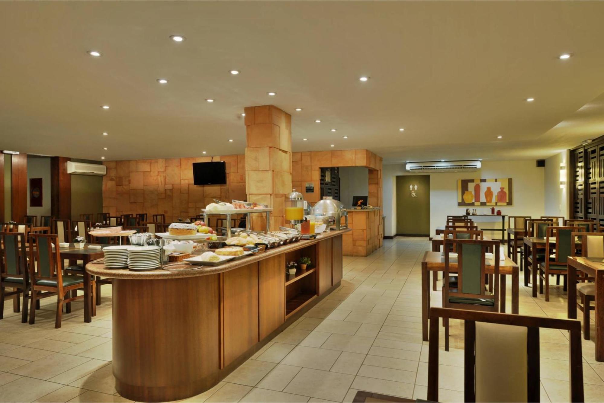 Hotel Deville Express Cascavel Cascavel  Buitenkant foto