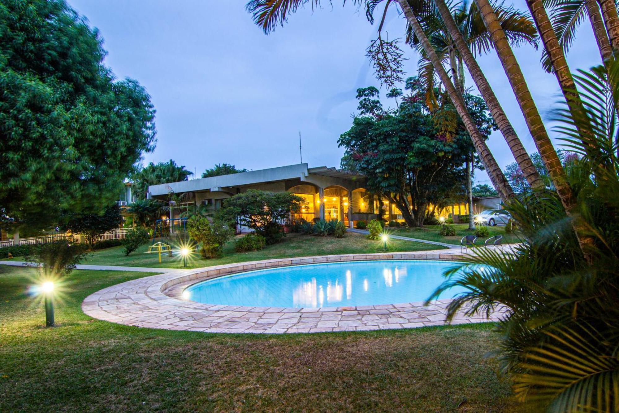 Hotel Deville Express Cascavel Cascavel  Buitenkant foto