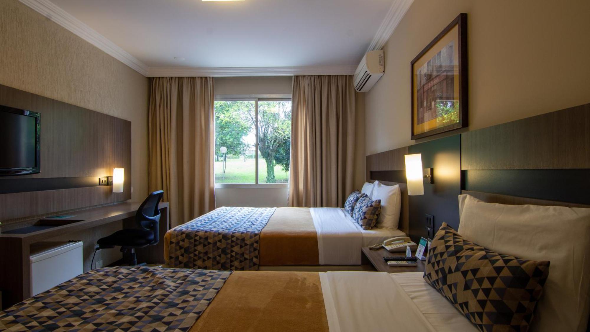 Hotel Deville Express Cascavel Cascavel  Buitenkant foto