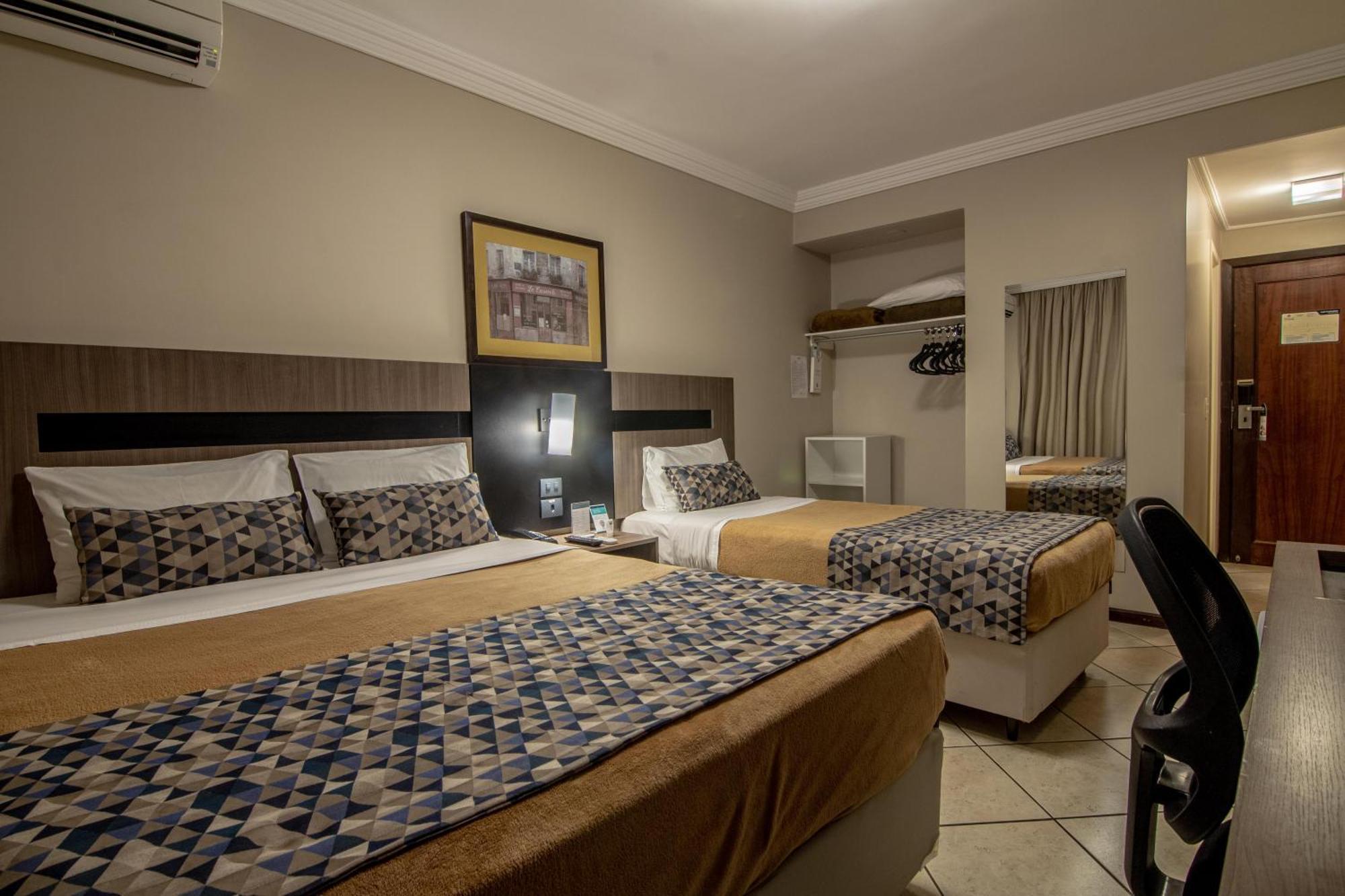 Hotel Deville Express Cascavel Cascavel  Buitenkant foto