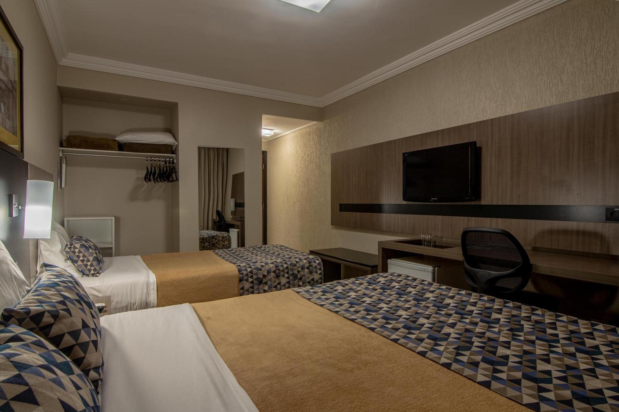 Hotel Deville Express Cascavel Cascavel  Buitenkant foto